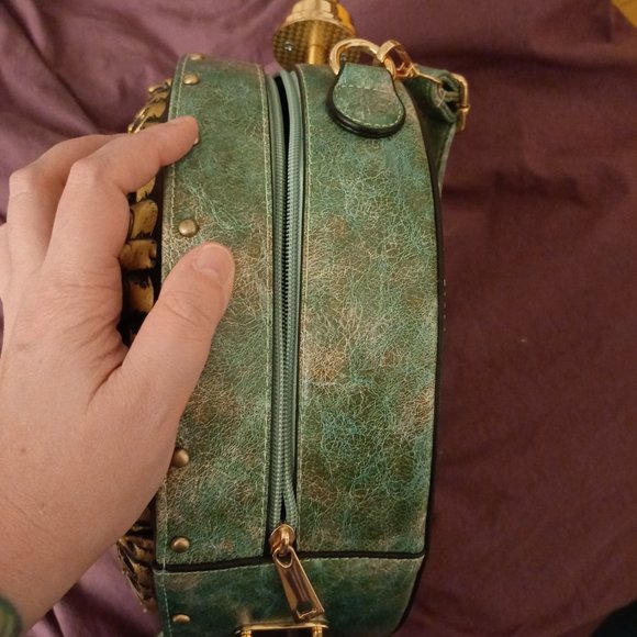 Unique, charming PU vegan leather clock bag - Picture 4 of 6